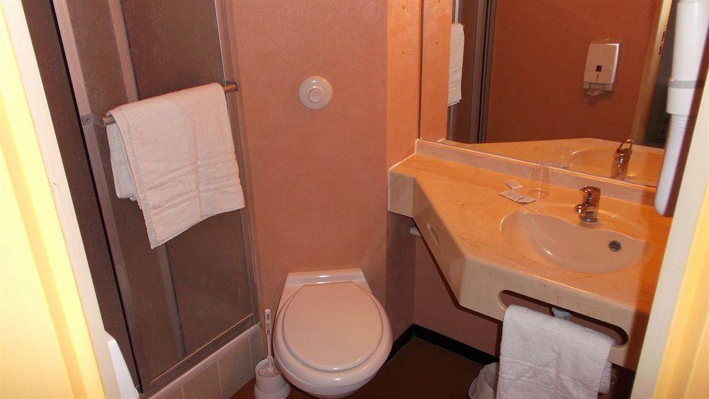 Brit Hotel Essentiel Moulins Avermes Εξωτερικό φωτογραφία